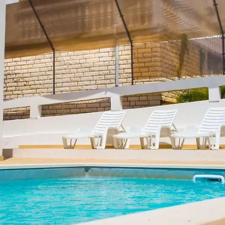 Pool And Pleasure Villa Vis